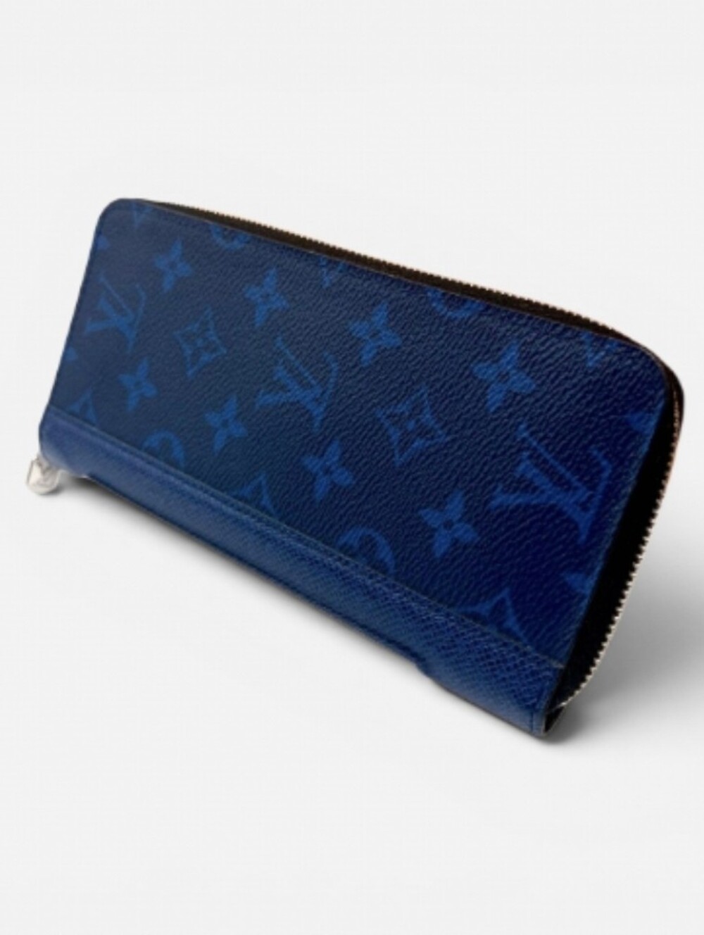 Louis Vuitton Taigarama Vertical Zippy wallet